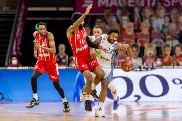 持了他们一 持了他们一